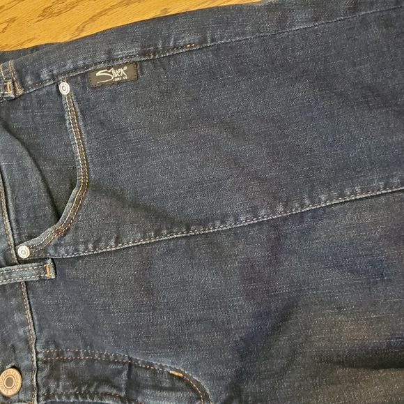 NWT Silver jeans. Avery skinny leg. High rise curvy. 34x29. - Picture 6 of 8